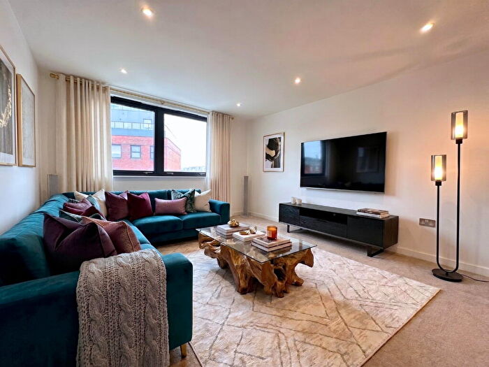 1 Bedroom Retirement Property For Sale In High Street North, Poole, Dorset, BH15