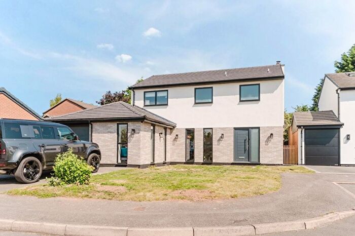 4 Bedroom Property To Rent In Warren Close, Leamington Spa, CV32