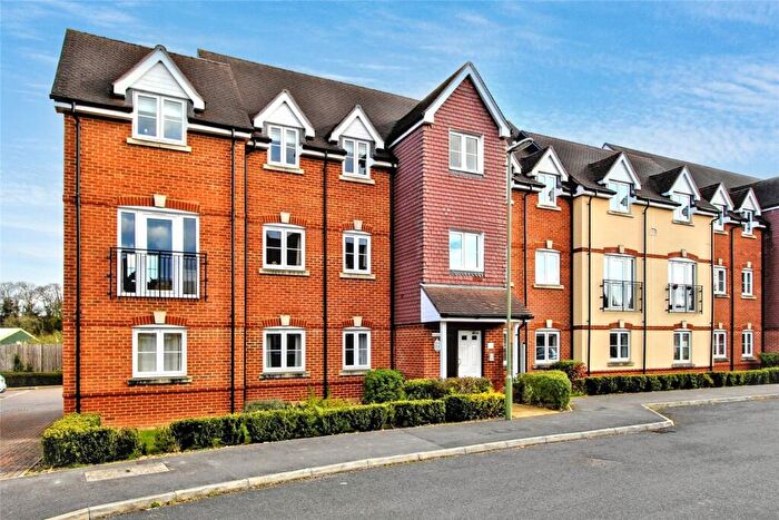 2 Bedroom Apartment For Sale In Garstons Way, Holybourne, Hampshire, GU34