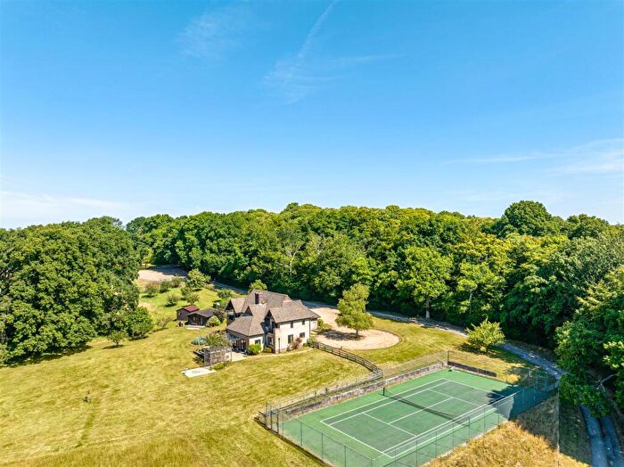 4 Bedroom Detached House To Rent In Gentles Lane, Passfield, GU30