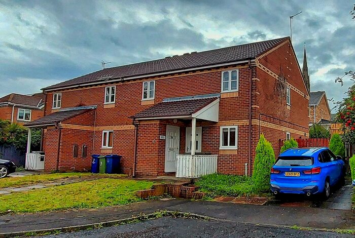 2 Bedroom Flat To Rent In Pinewood, Hebburn, NE31