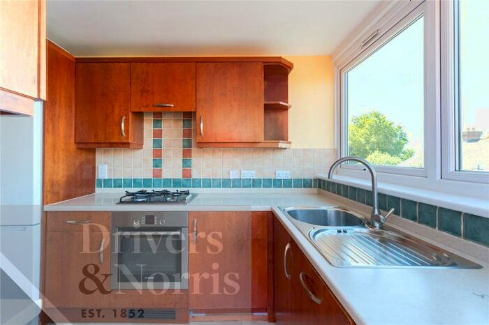 2 Bedroom Apartment To Rent In Blenheim Court, Archway, London, N19