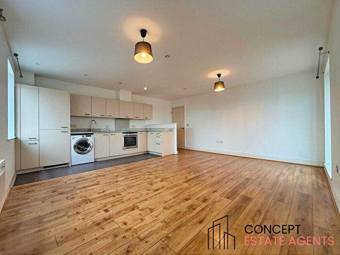 2 Bedroom Apartment To Rent In Priors Barn House, Beaumont Drive, Worcester Park, Surrey, KT4
