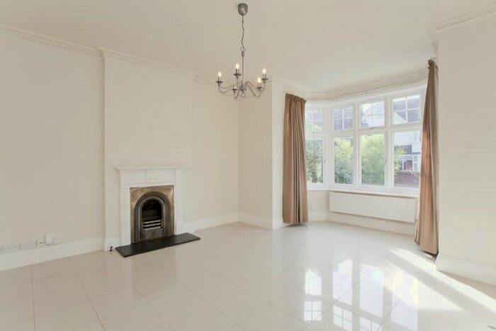 4 Bedroom Property To Rent In Melbury Gardens, London, SW20
