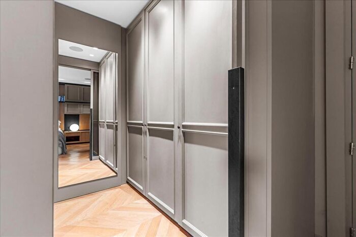 4 Bedroom Town House To Rent In Vicarage Gate, London, W8