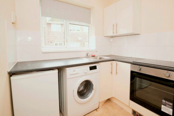 Studio To Rent In Castle Court, Llandough, CF64