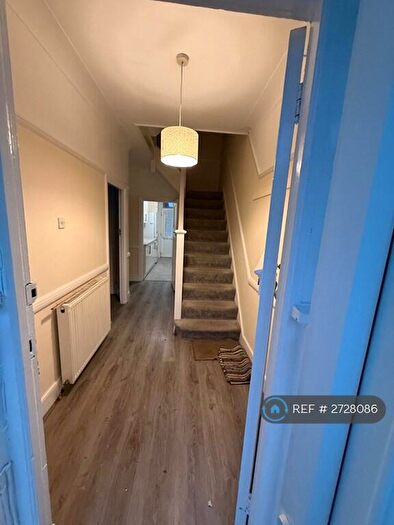 4 Bedroom Terraced House To Rent In Ridgeway Gardens, London Ilford, IG4