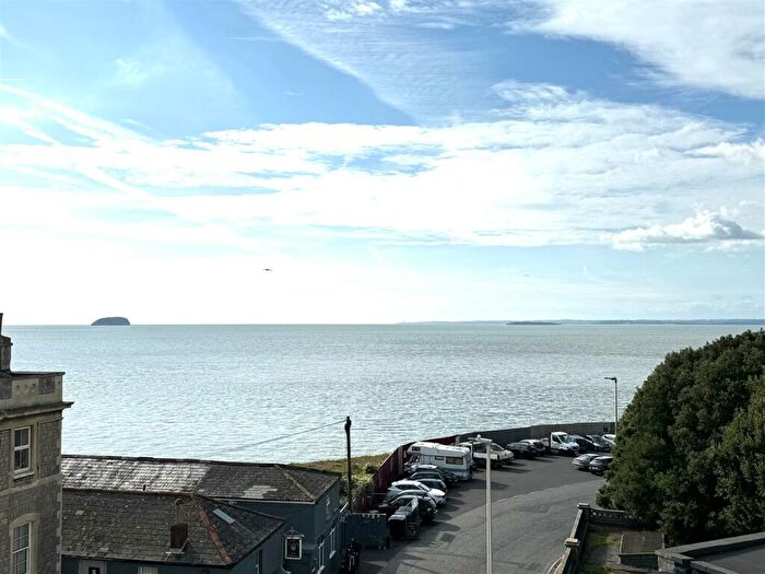 2 Bedroom Flat For Sale In Upper Kewstoke Road, Weston-Super-Mare, BS23