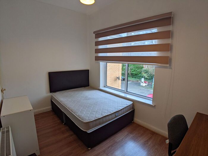 2 Bedroom Flat To Rent In Bed – Mitford Road, Withington, M14