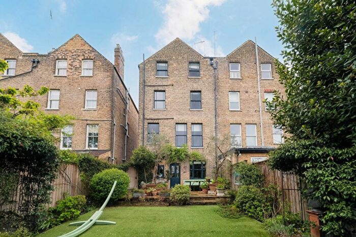 6 Bedroom House To Rent In Mycenae Road London, SE3