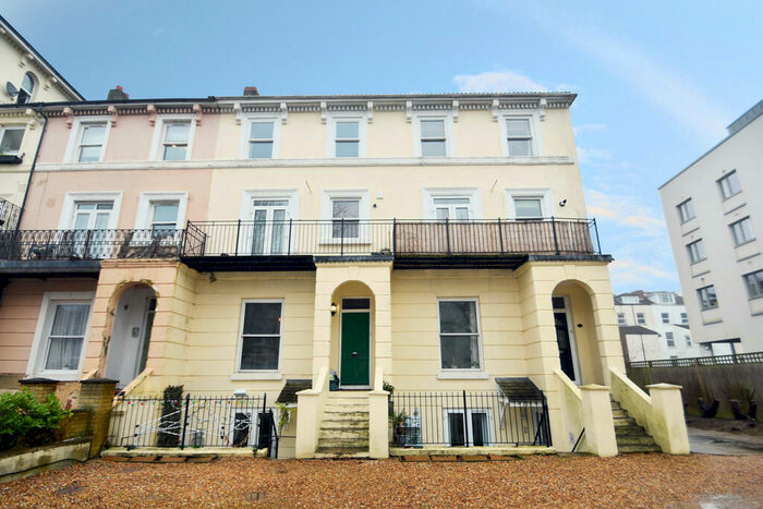 2 Bedroom Apartment To Rent In Clarendon Road, Southsea, PO4