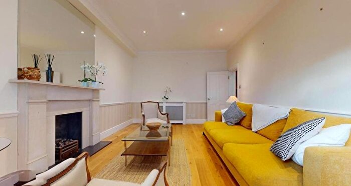 2 Bedroom Flat To Rent In Montagu Mansions, Marylebone, London, W1U