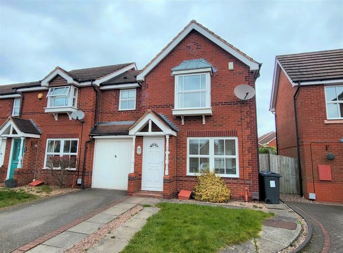 3 Bedroom Semi-Detached House To Rent In Ash Walk, Sutton Coldfield, B76