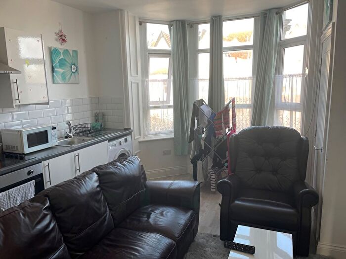 2 Bedroom Flat To Rent In York Road, Southend-On-Sea, SS1