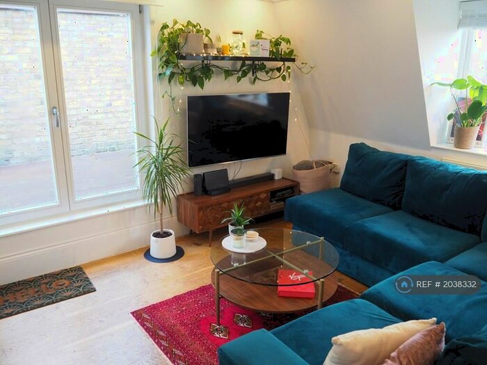 2 Bedroom Penthouse To Rent In Lough Road, London, N7