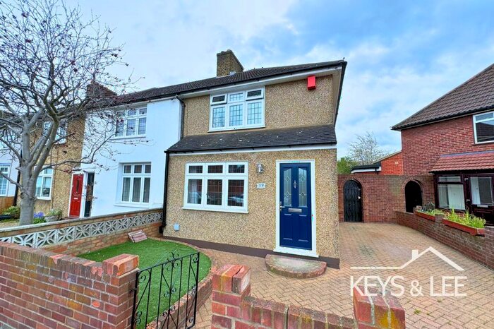 2 Bedroom Semi-Detached House To Rent In Hewett Road, Becontree, Dagenham, RM8