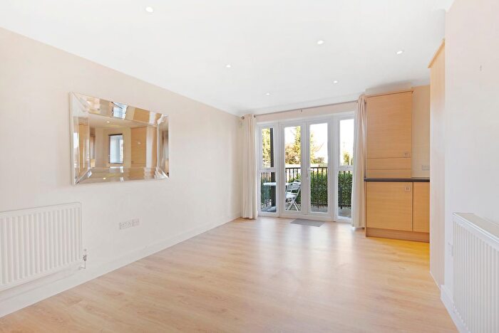 1 Bedroom Flat To Rent In St Catherines Close, Raynes Park, SW20