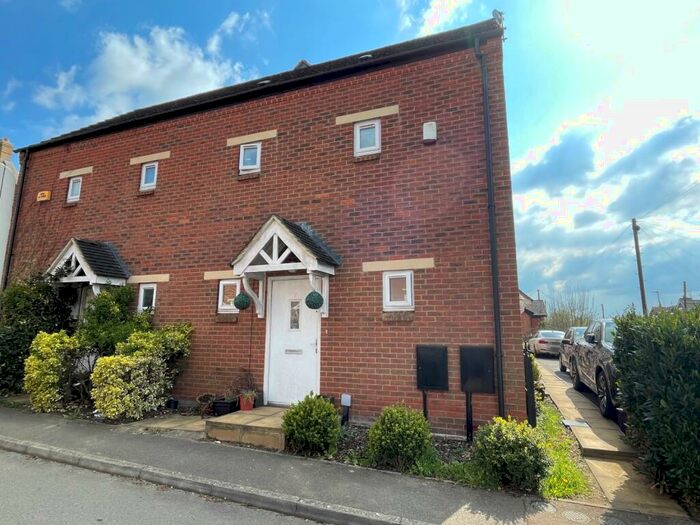 3 Bedroom End Of Terrace House For Sale In Gilbert Scott Gardens, Gawcott, MK18