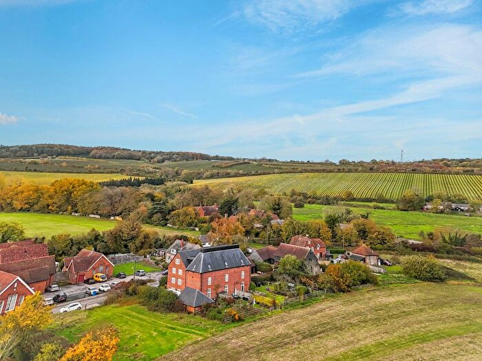 4 Bedroom Semi-detached House For Sale In Deanery Farm Oast, Chartham, CT4