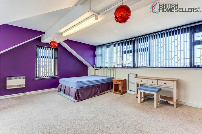 5 Bedroom Terraced House For Sale In Hoxton Street, Bradford, West Yorkshire, BD8