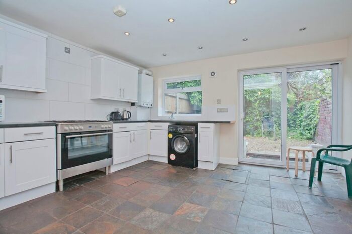 4 Bedroom Terraced House To Rent In Elmington Road, London, SE5