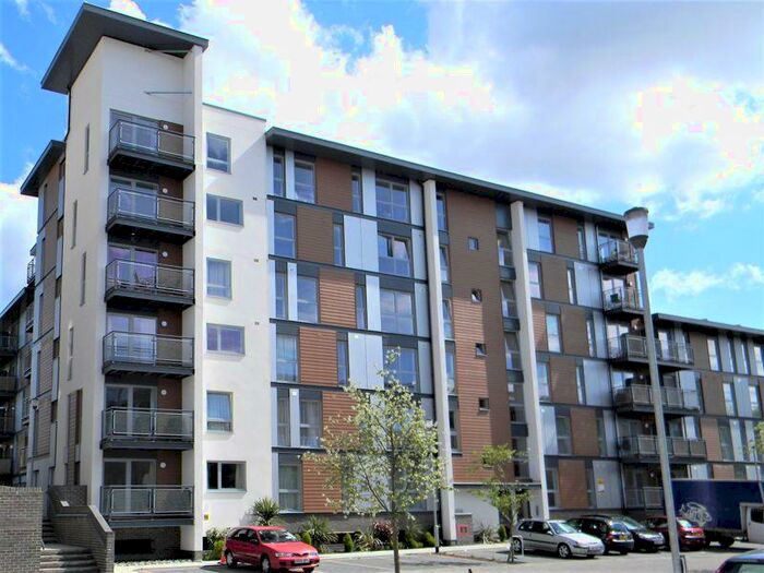 2 Bedroom Apartment To Rent In Commonwealth Drive, Three Bridges, RH10