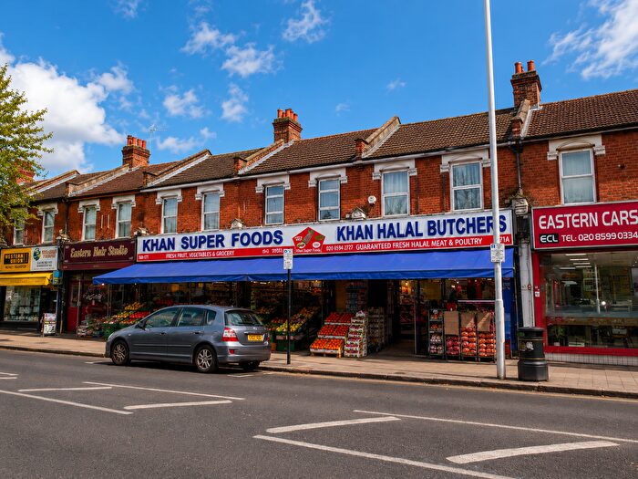 3 Bedroom Flat To Rent In Green Lane, Ilford, Essex, IG3