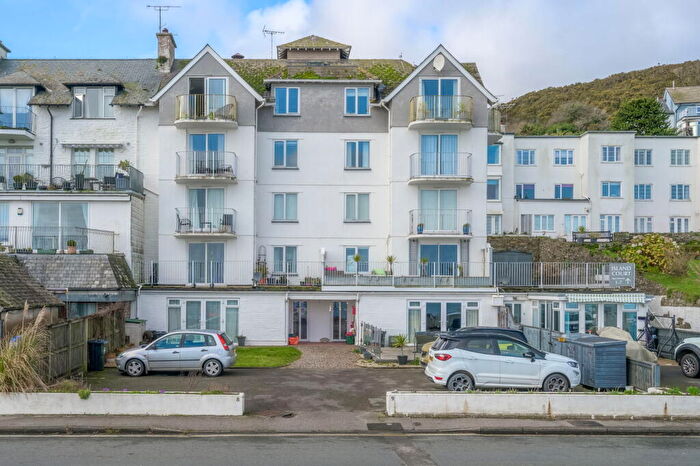 2 Bedroom Flat For Sale In Marine Drive, Looe, PL13