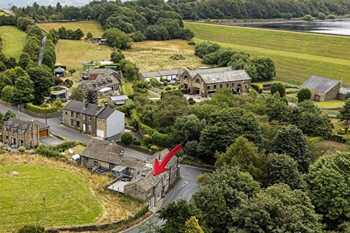 2 Bedroom End Of Terrace House For Sale In Blackmoorfoot, Linthwaite, Huddersfield, HD7