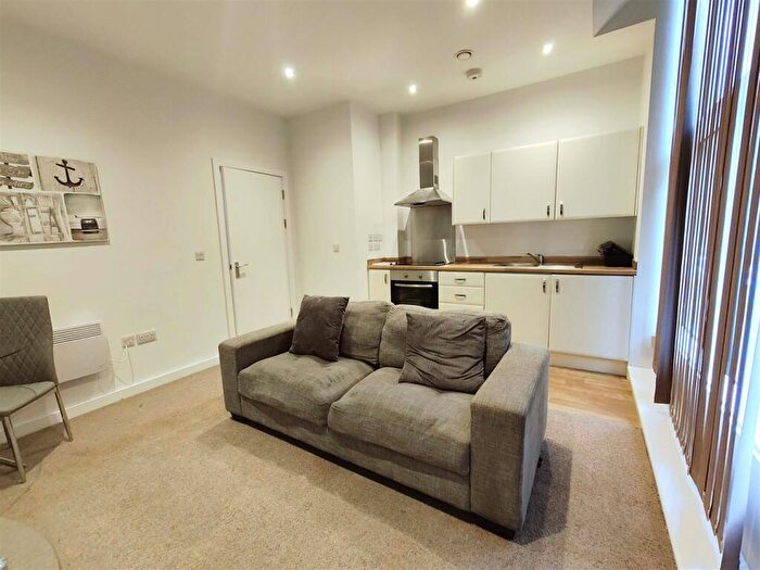 1 Bedroom Flat To Rent In Mill Street, Bradford, BD1