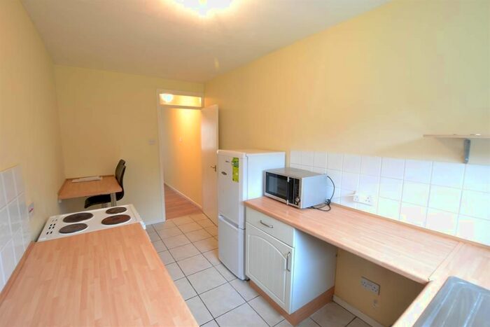 1 Bedroom Flat To Rent In Wiltshire Drive, Halesowen, B63