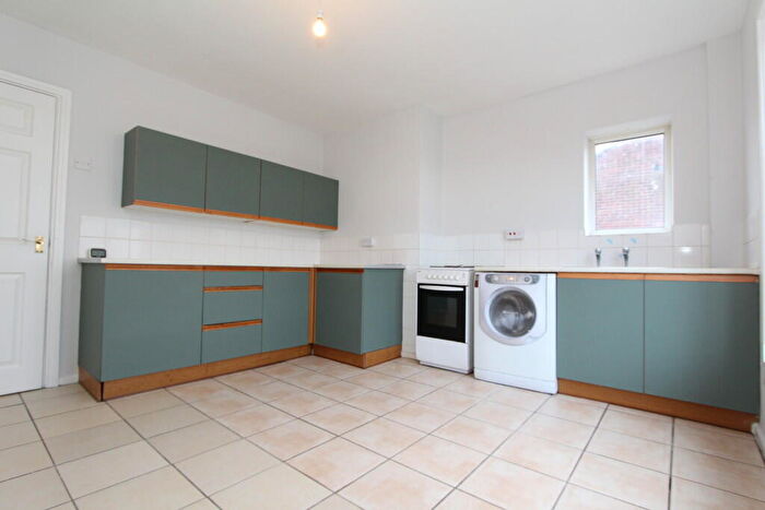 2 Bedroom Flat To Rent In Hill Top, Bolsover, Chesterfield, S44