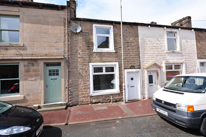 2 Bedroom Terraced House To Rent In Walmsgate, Barnoldswick, BB18