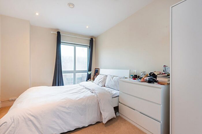 2 Bedroom Flat For Sale In Hare Marsh, London, E2