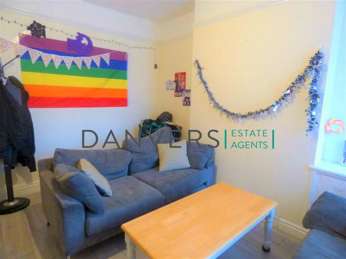 5 Bedroom Detached House To Rent In Wilberforce Road, Leicester, LE3