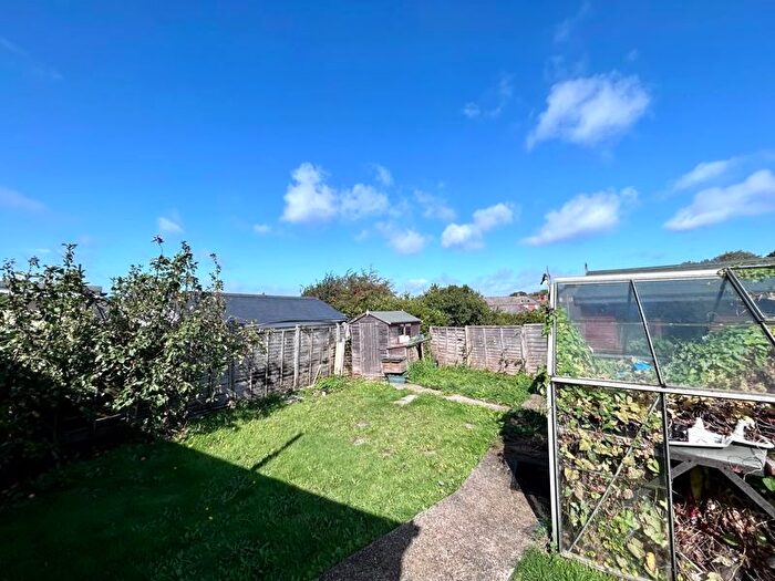 2 Bedroom Bungalow For Sale In Beech Road, Newport, PO30