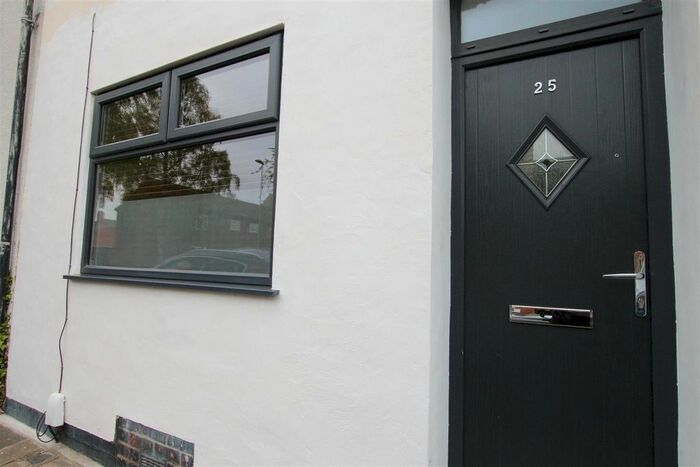 2 Bedroom Property To Rent In East Street, Abington, Northampton, NN1