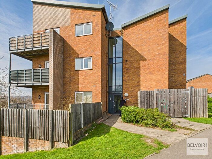 2 Bedroom Flat For Sale In Kenninghall Road, Norfolk Park, Sheffield, S2