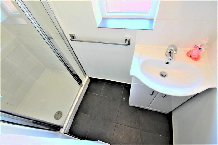 3 Bedroom End Of Terrace House To Rent In Carmelite Road, Coventry, CV1