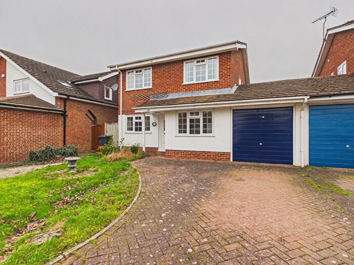 4 Bedroom Detached House For Sale In The Retreat, Princes Risborough, Buckinghamshire, HP27