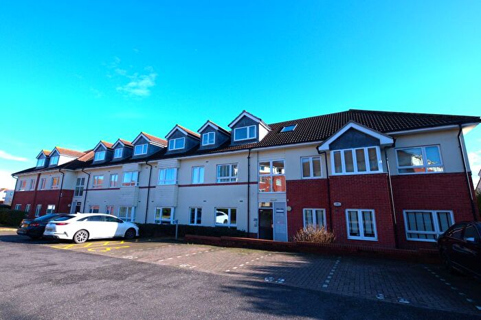 2 Bedroom Flat To Rent In Wilkinson Drop, Oak Road South, Benfleet, SS7