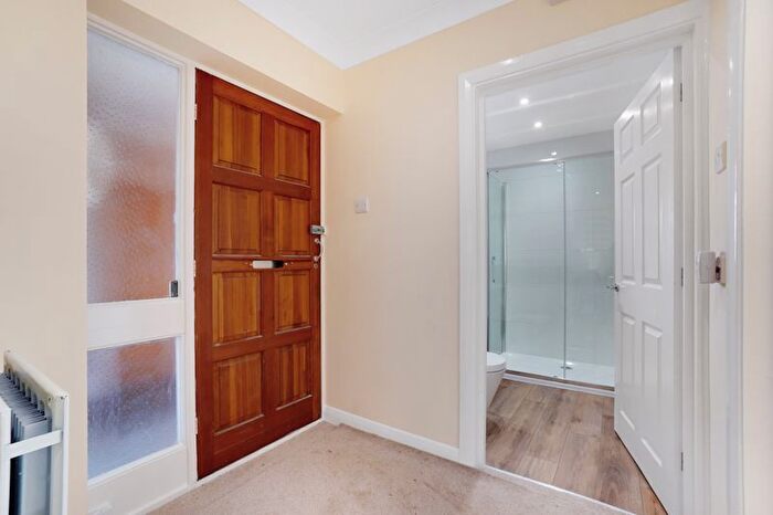 1 Bedroom Bungalow For Sale In Gorringe Avenue, South Darenth, Dartford, DA4