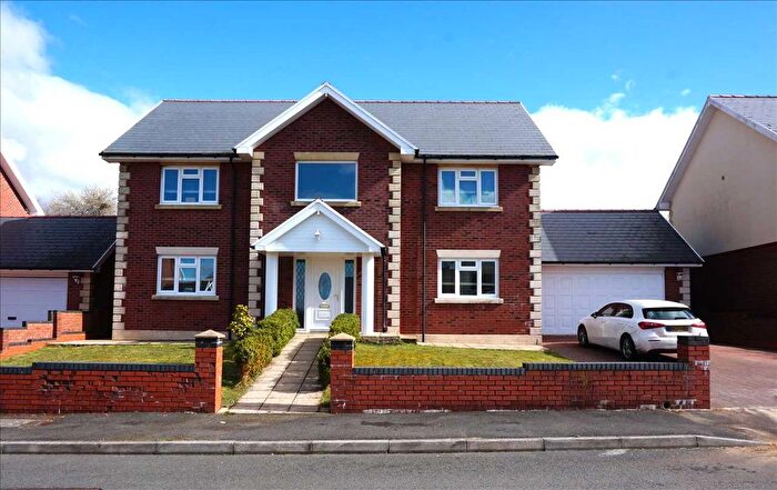 4 Bedroom Detached House For Sale In Clos Trefenty, Cefneithin, Llanelli, SA14