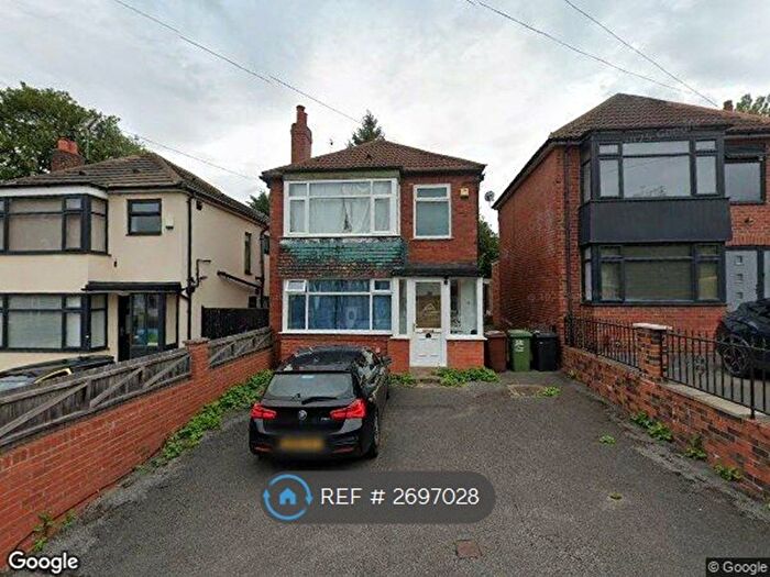 3 Bedroom Detached House To Rent In Carrholm Mount, Leeds, LS7