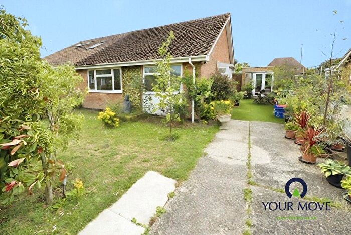 2 Bedroom Bungalow For Sale In Parsonage Fields, Monkton, Ramsgate, Kent, CT12