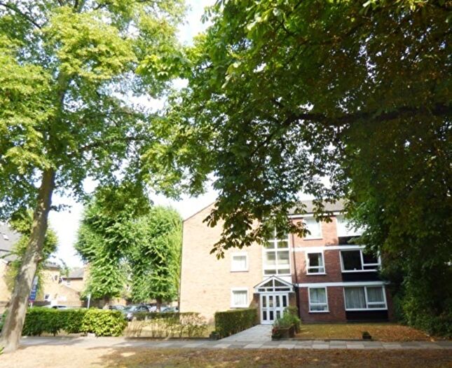 2 Bedroom Flat To Rent In Branstone Court, Kew Road, Kew, Richmond, Surrey, TW9