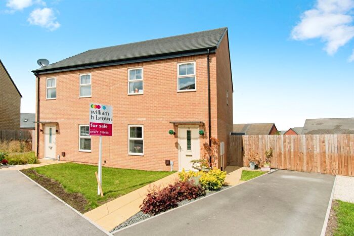 3 Bedroom Semi Detached House For Sale In Ledger Way, Castleford, WF10