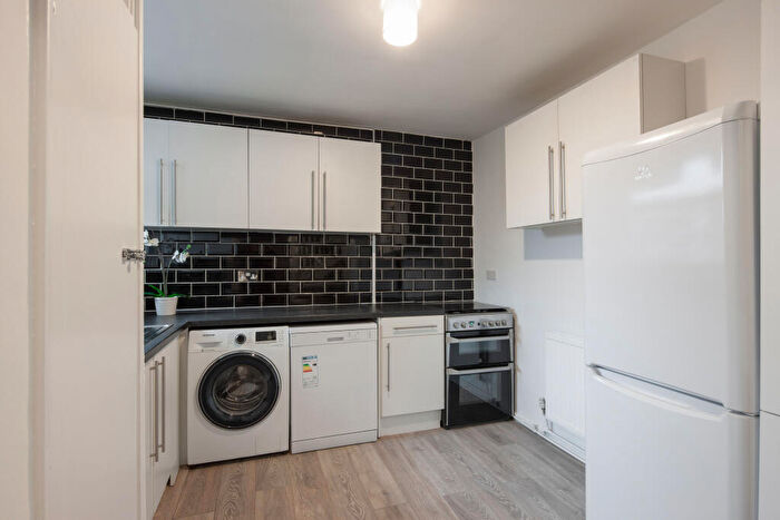 3 Bedroom Apartment To Rent In Exford Court, Bolingbroke Walk, Battersea, SW11