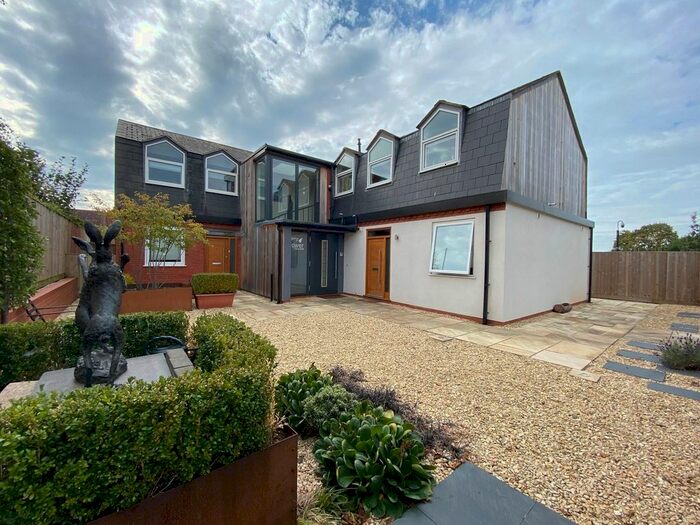 2 Bedroom Flat To Rent In Backfields Lane, Upton-Upon-Severn, Worcester, WR8