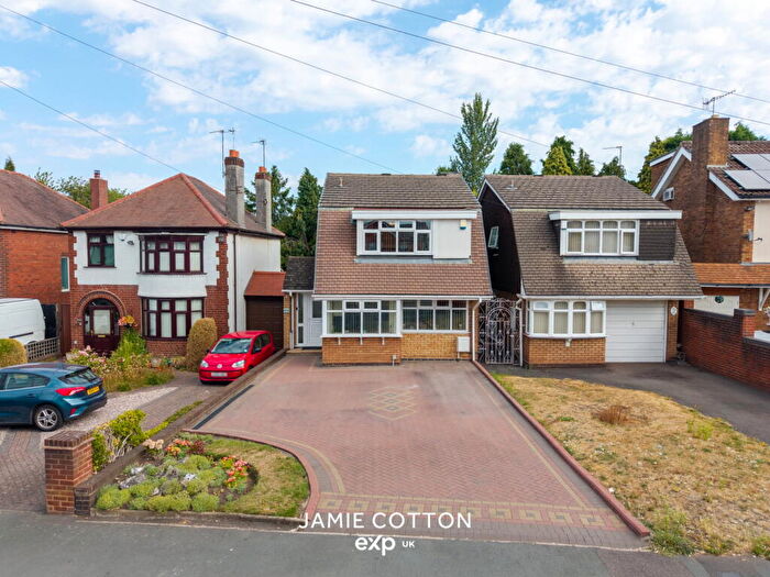 3 Bedroom Detached House For Sale In High Street, Pensnett, Brierley Hill, DY5